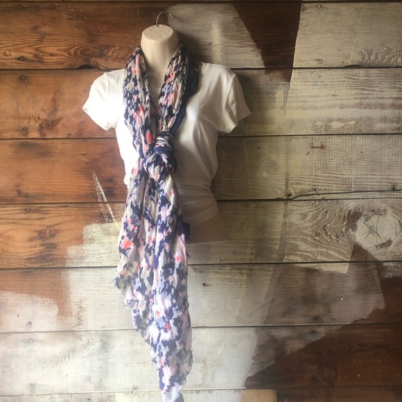 GAP Accessories - 3/$25 Sale! Gap Blue Pink Beige Scarf with Fringe GAP Accessories - 3/$25 Sale! Gap Blue Pink Beige Scarf with Fringe